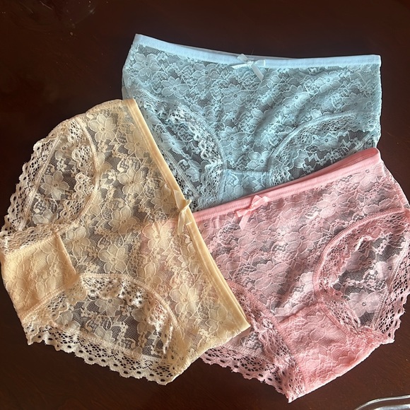 Ladies sexy floral lace panties - Picture 3 of 3